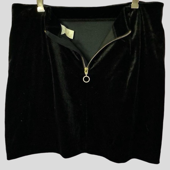 H&M velvet mini skirt - Picture 4 of 4